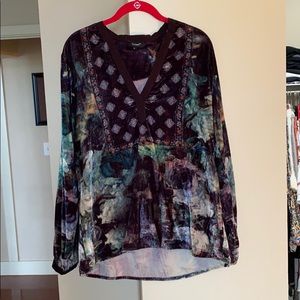 Tolani flowy velvet long-sleeved top